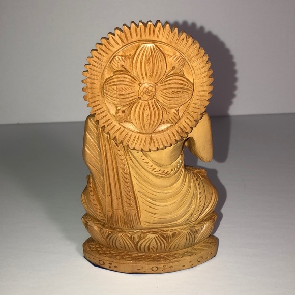 Beautiful 6 inch wood Buddha statue - Picture 2 of 5